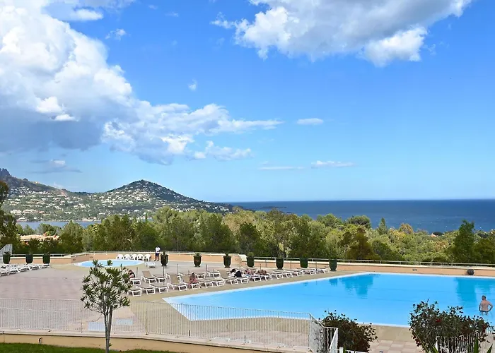 Le Village - C5 232 By Interhome Saint-Raphaël